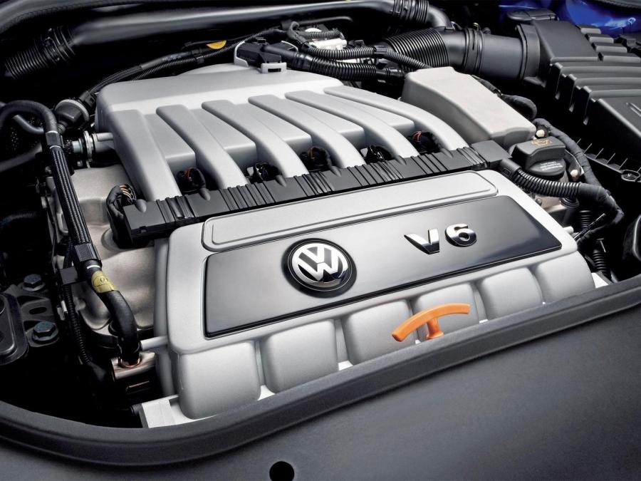  Volkswagen Golf R32 2006 года  (фото 38 из 48)